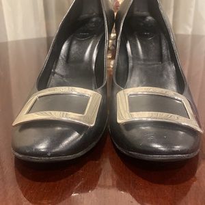 ROGER VIVIER HEELS IN BLACK LEATHER size 41.